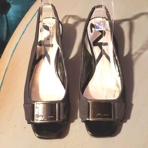 Ann Klein-Black Patent Leather/Fabric Slingback  Peep toe Buckle Heels   Sz.7M